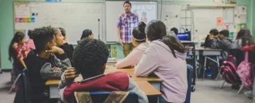 Una iniciativa que convoca graduados universitarios que quieran comprometerse con la educación